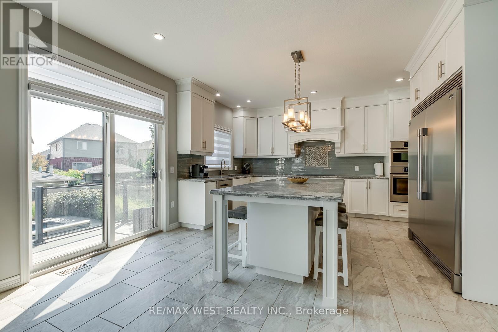 55 Kaufman Drive, Hamilton, Ontario  L0R 1C0 - Photo 9 - X12413529