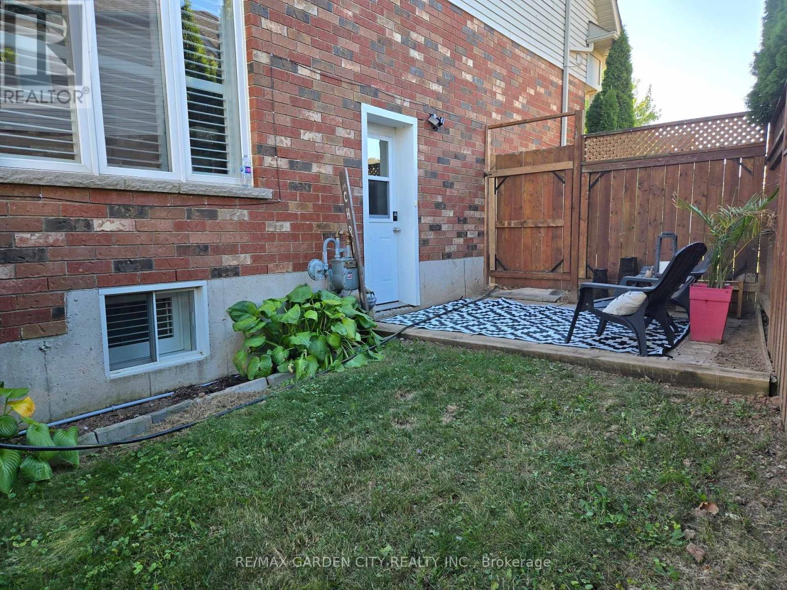 Lower - 96 Benziger Lane, Hamilton, Ontario  L8E 6G5 - Photo 4 - X12413579