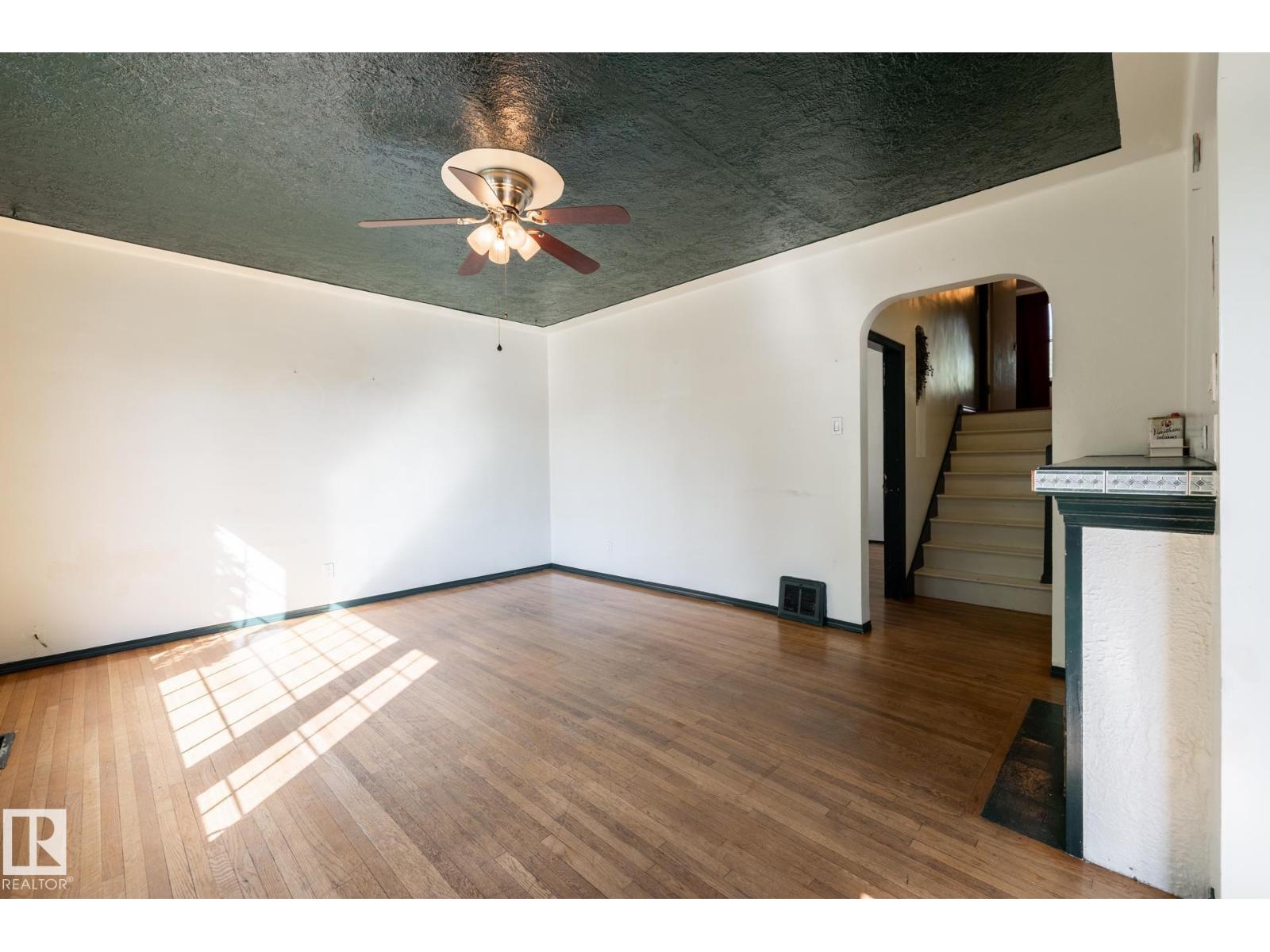 7602 109 St Nw, Edmonton, Alberta  T6G 1C2 - Photo 6 - E4457253