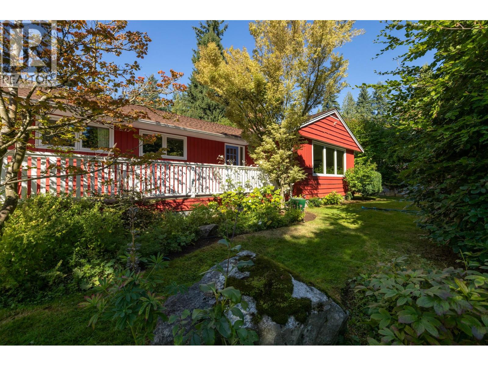 3025 Princess Avenue, North Vancouver, British Columbia  V7N 2E1 - Photo 2 - R3049746
