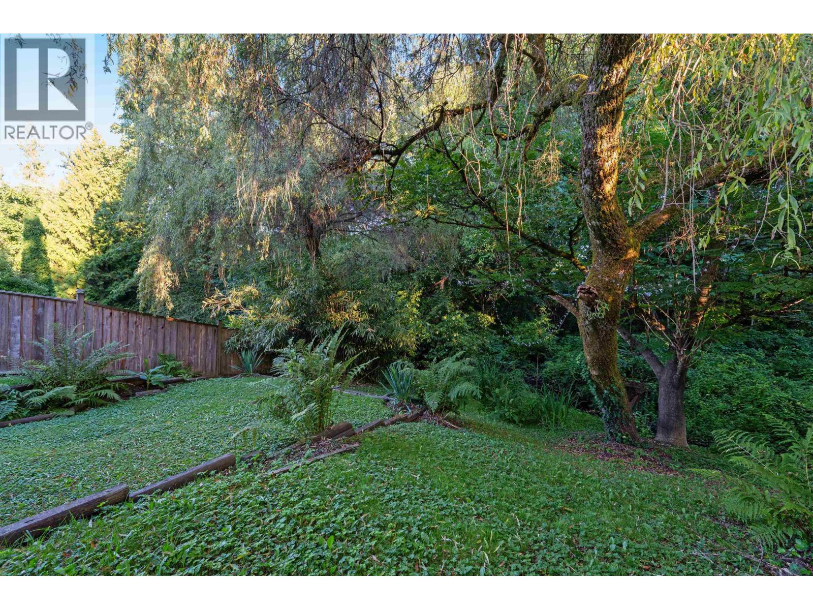 21034 Barker Avenue, Maple Ridge, British Columbia  V2X 8R6 - Photo 8 - R3049776