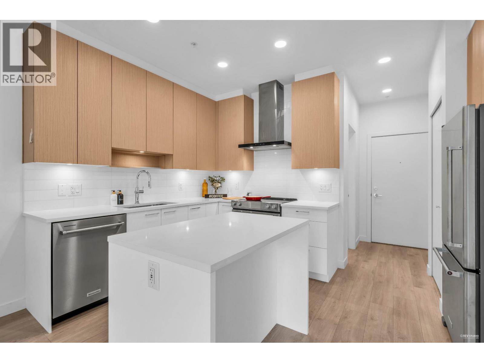 209 7588 16th Street, Burnaby, British Columbia  V3N 0H8 - Photo 10 - R3048675