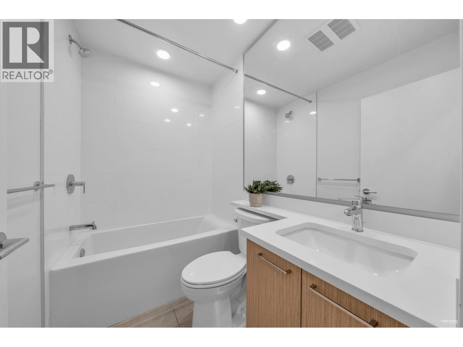 209 7588 16th Street, Burnaby, British Columbia  V3N 0H8 - Photo 18 - R3048675