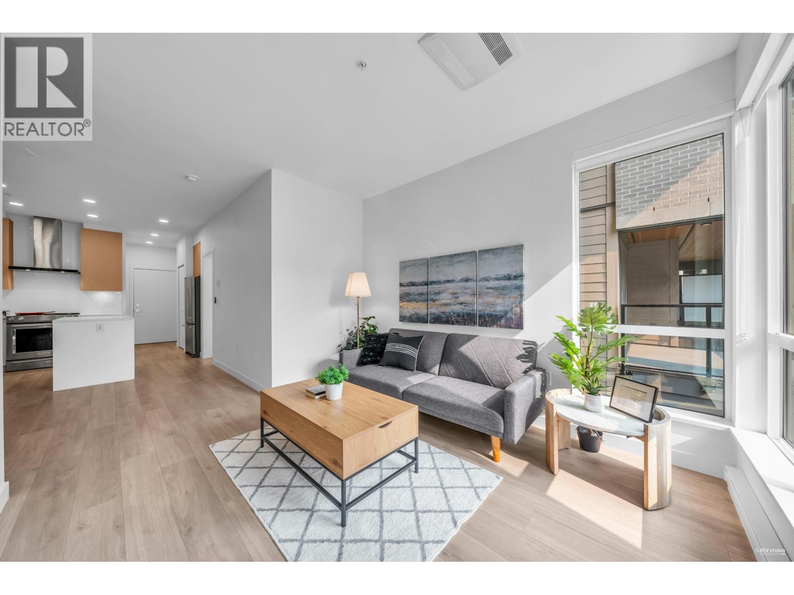 209 7588 16th Street, Burnaby, British Columbia  V3N 0H8 - Photo 2 - R3048675