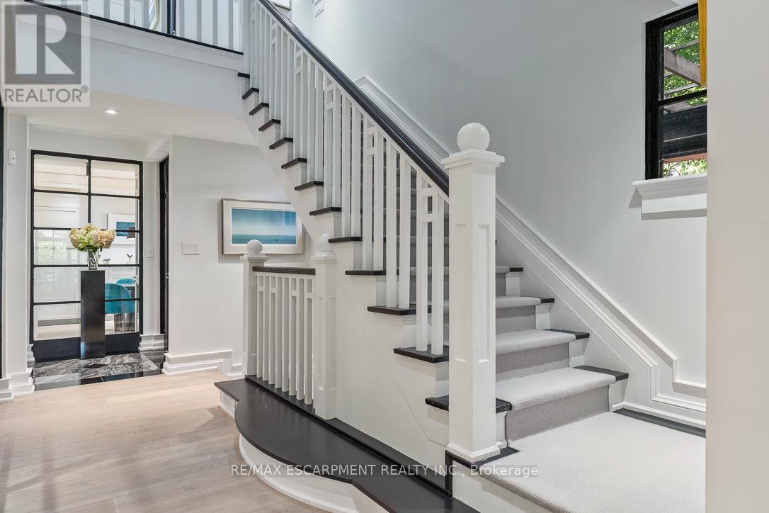 905 Sangster Avenue, Mississauga, Ontario  L5H 2Y3 - Photo 17 - W12413596