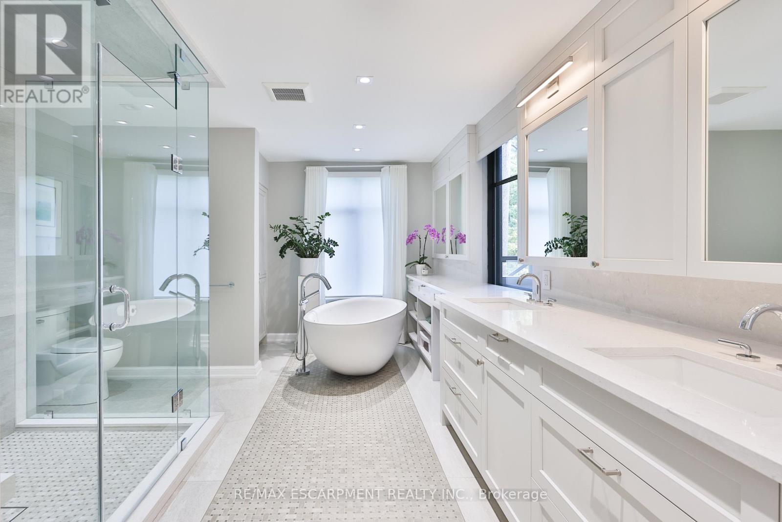 905 Sangster Avenue, Mississauga, Ontario  L5H 2Y3 - Photo 20 - W12413596