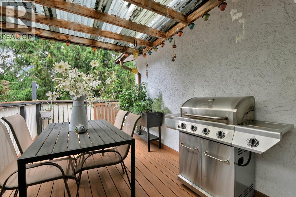 19360 121b Avenue, Pitt Meadows, British Columbia  V3Y 1J4 - Photo 3 - R3047277