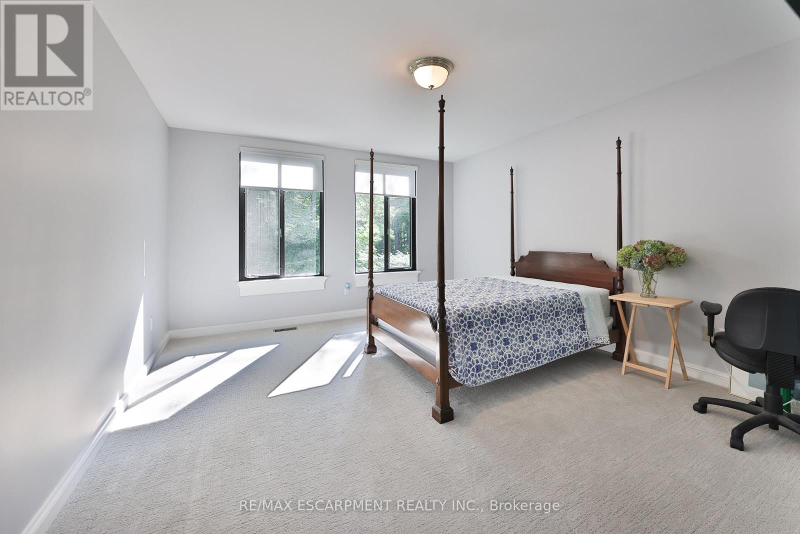 905 Sangster Avenue, Mississauga, Ontario  L5H 2Y3 - Photo 24 - W12413596