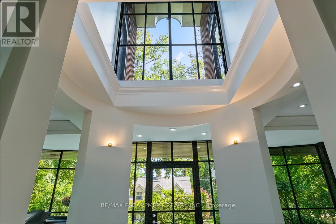 905 Sangster Avenue, Mississauga, Ontario  L5H 2Y3 - Photo 5 - W12413596