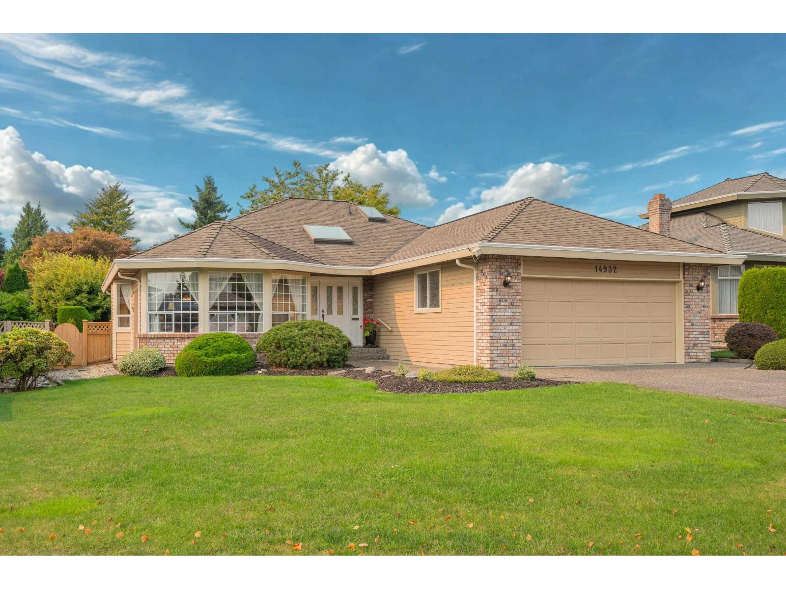 14932 21b Avenue, Surrey, British Columbia  V4A 8Z7 - Photo 2 - R3049624