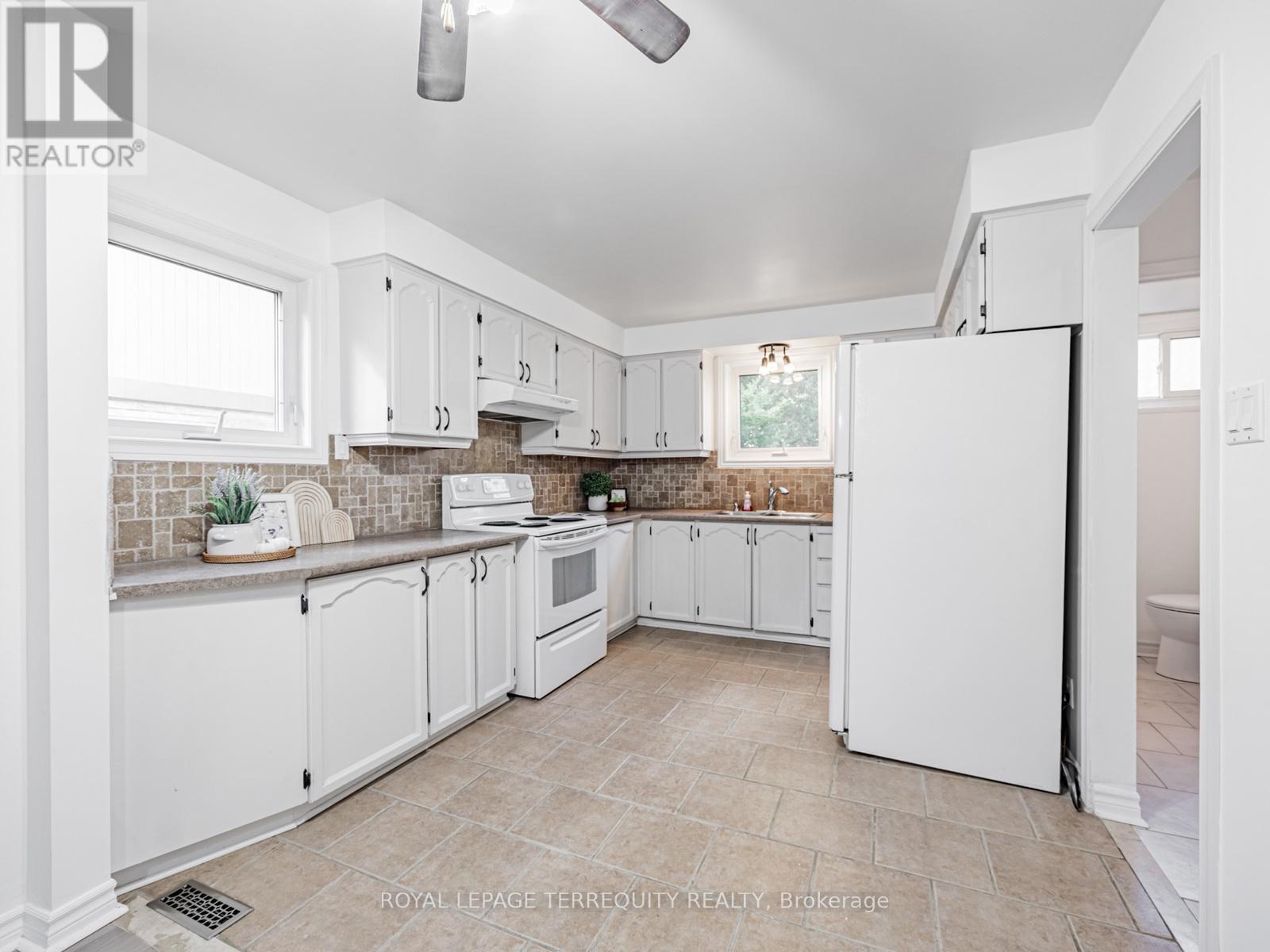 1858 Shadybrook Drive, Pickering, Ontario  L1V 3A8 - Photo 9 - E12413629