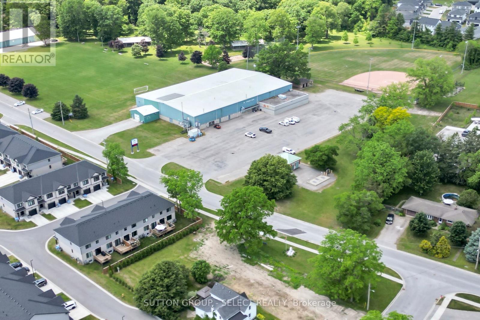 2617 Queen Street, Strathroy-Caradoc, Ontario  N0L 1W0 - Photo 39 - X12358364