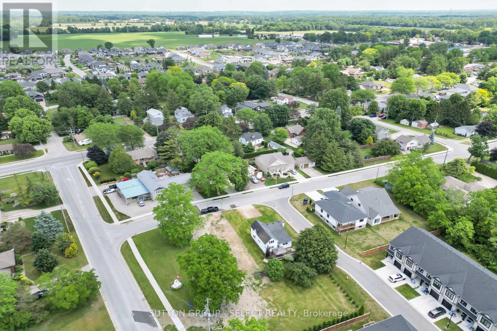 2617 Queen Street, Strathroy-Caradoc, Ontario  N0L 1W0 - Photo 41 - X12358364