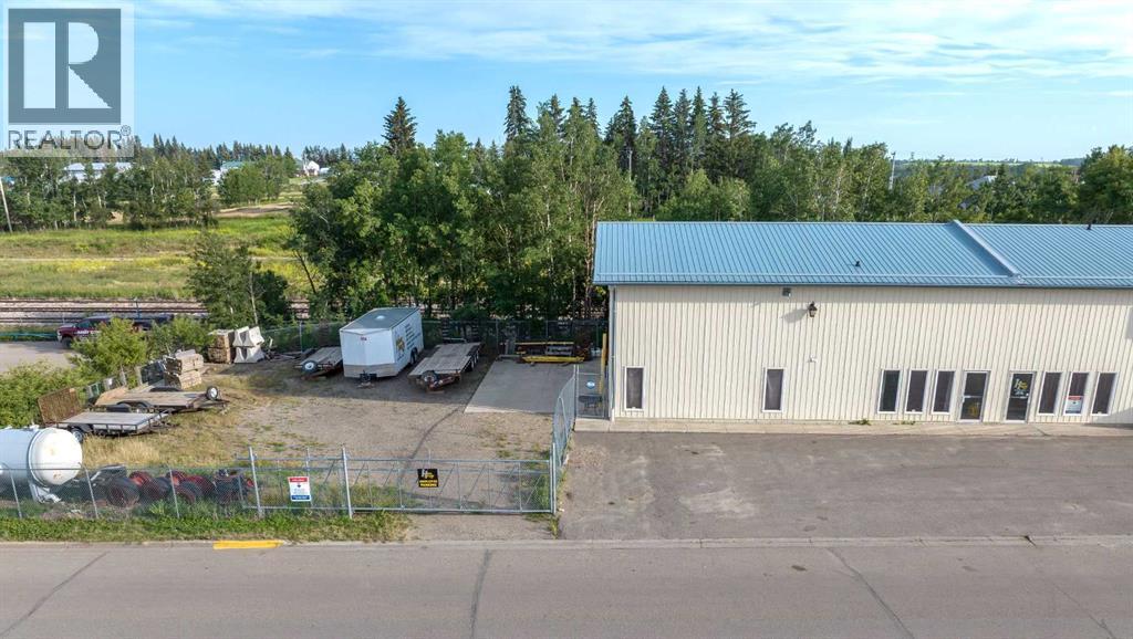 4907 And 4911 50 Avenue, Eckville, Alberta  T0M 0X0 - Photo 3 - A2213081