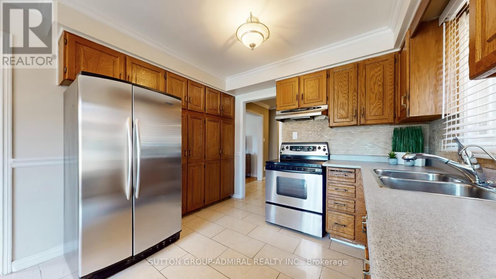 508 Chancellor Drive, Vaughan, Ontario  L4L 5E2 - Photo 11 - N12413646