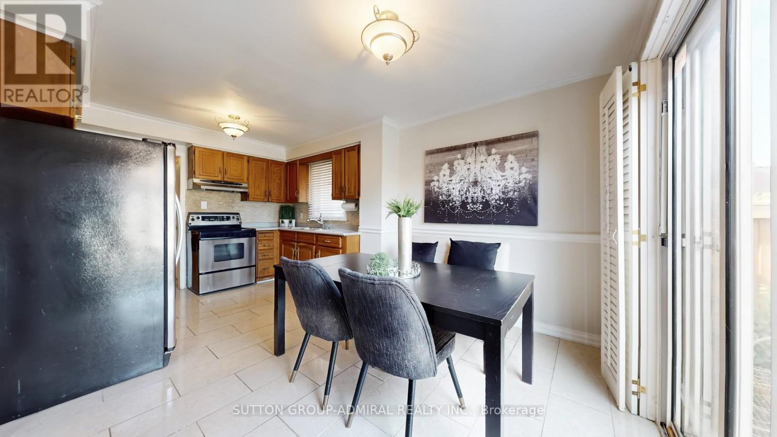 508 Chancellor Drive, Vaughan, Ontario  L4L 5E2 - Photo 12 - N12413646
