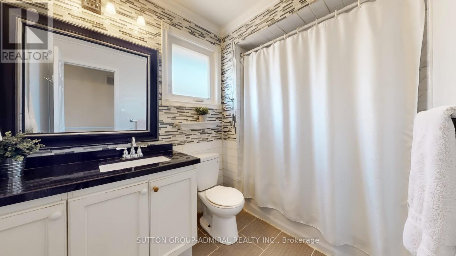 508 Chancellor Drive, Vaughan, Ontario  L4L 5E2 - Photo 33 - N12413646