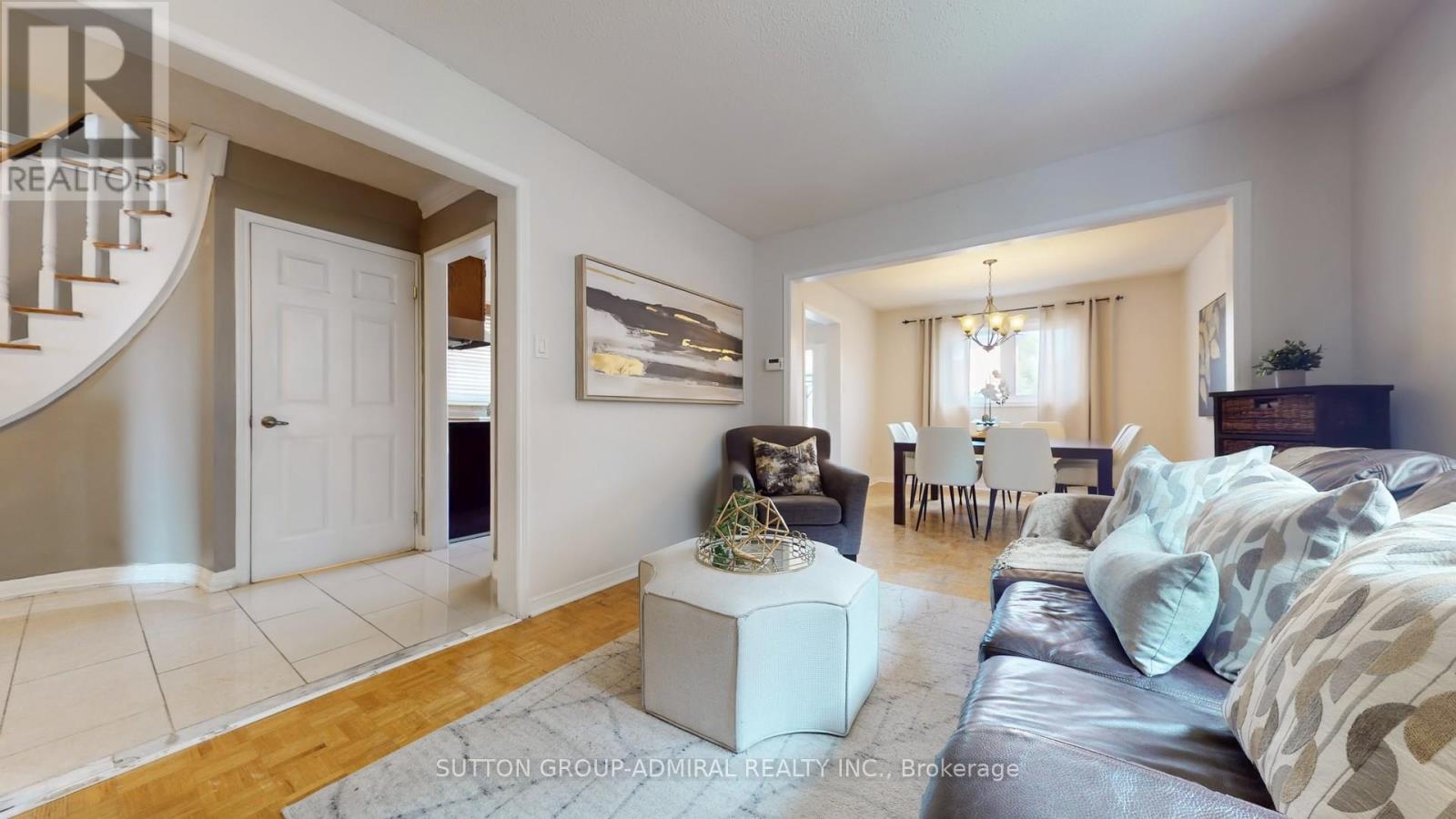 508 Chancellor Drive, Vaughan, Ontario  L4L 5E2 - Photo 8 - N12413646