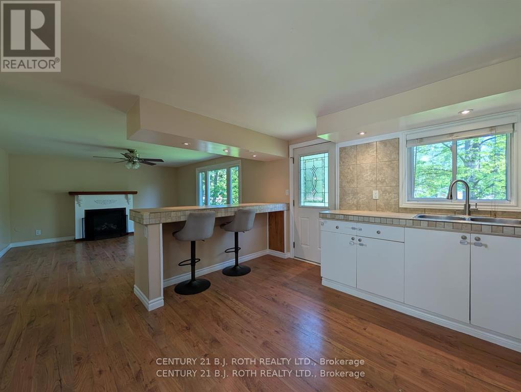 775 James Street, Innisfil, Ontario  L9S 2G6 - Photo 6 - N12413662