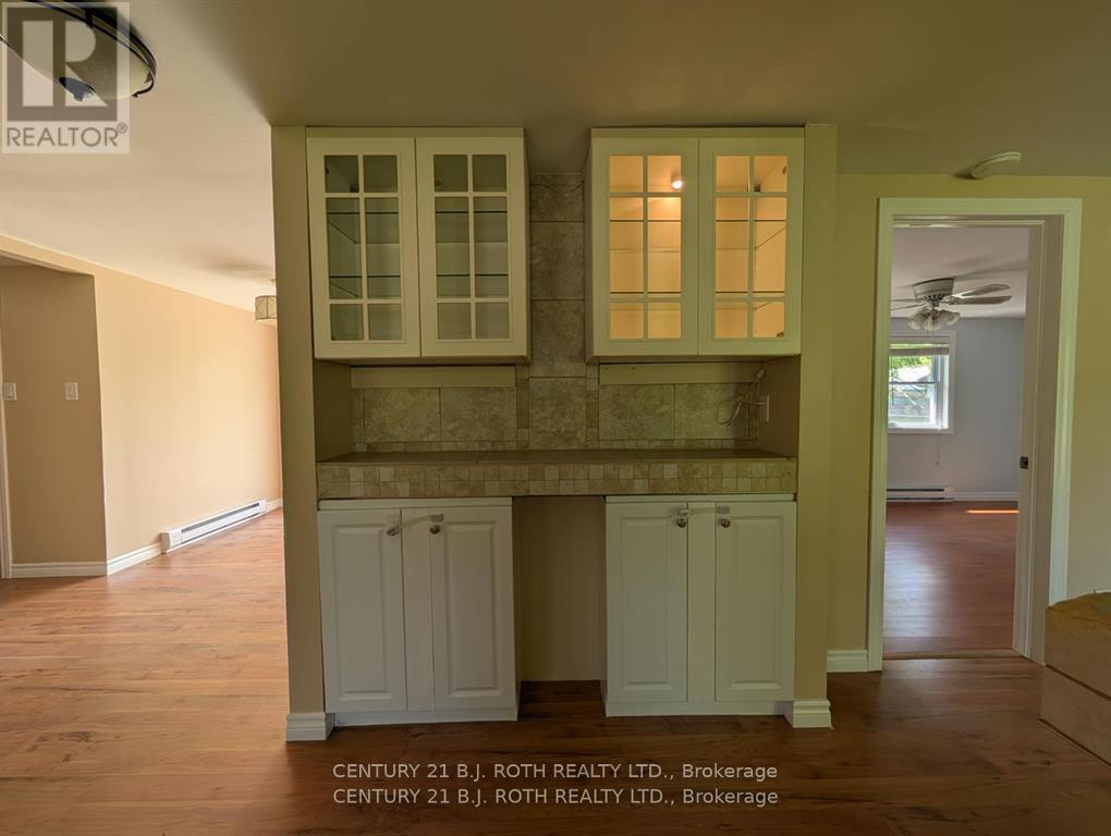 775 James Street, Innisfil, Ontario  L9S 2G6 - Photo 8 - N12413662
