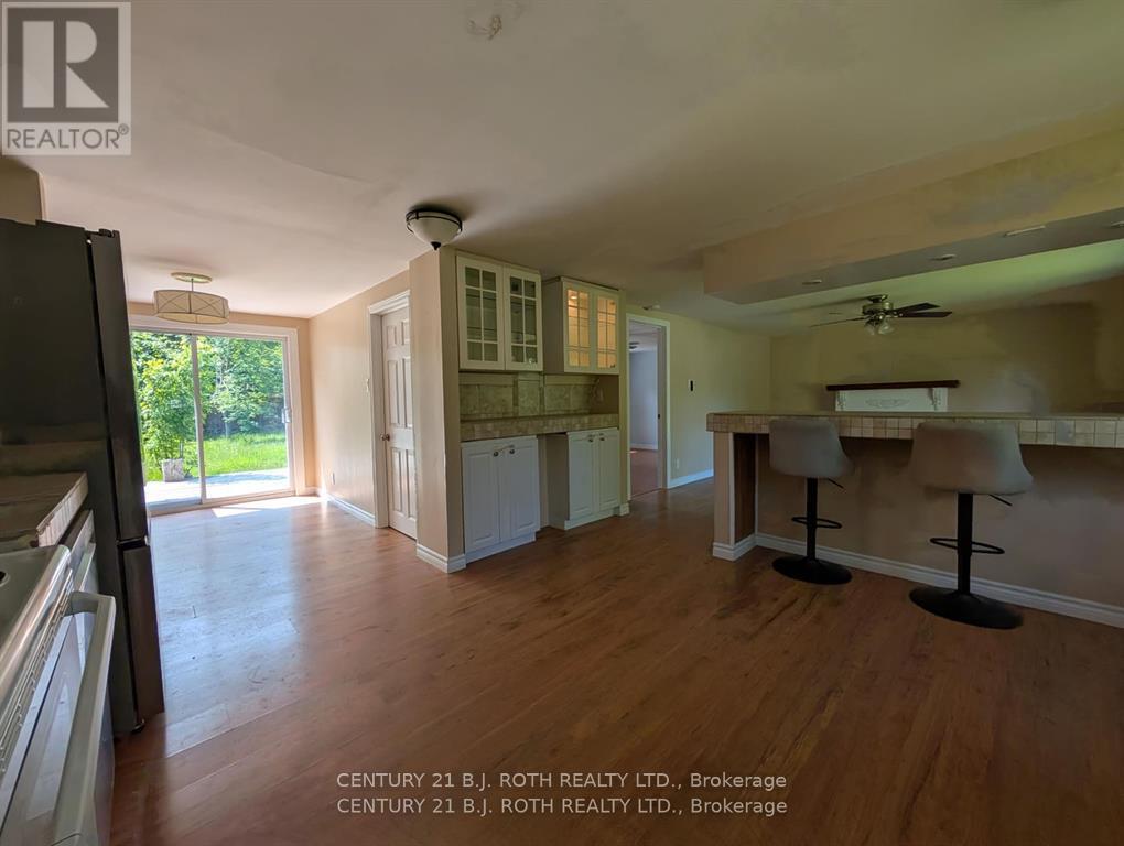775 James Street, Innisfil, Ontario  L9S 2G6 - Photo 9 - N12413662