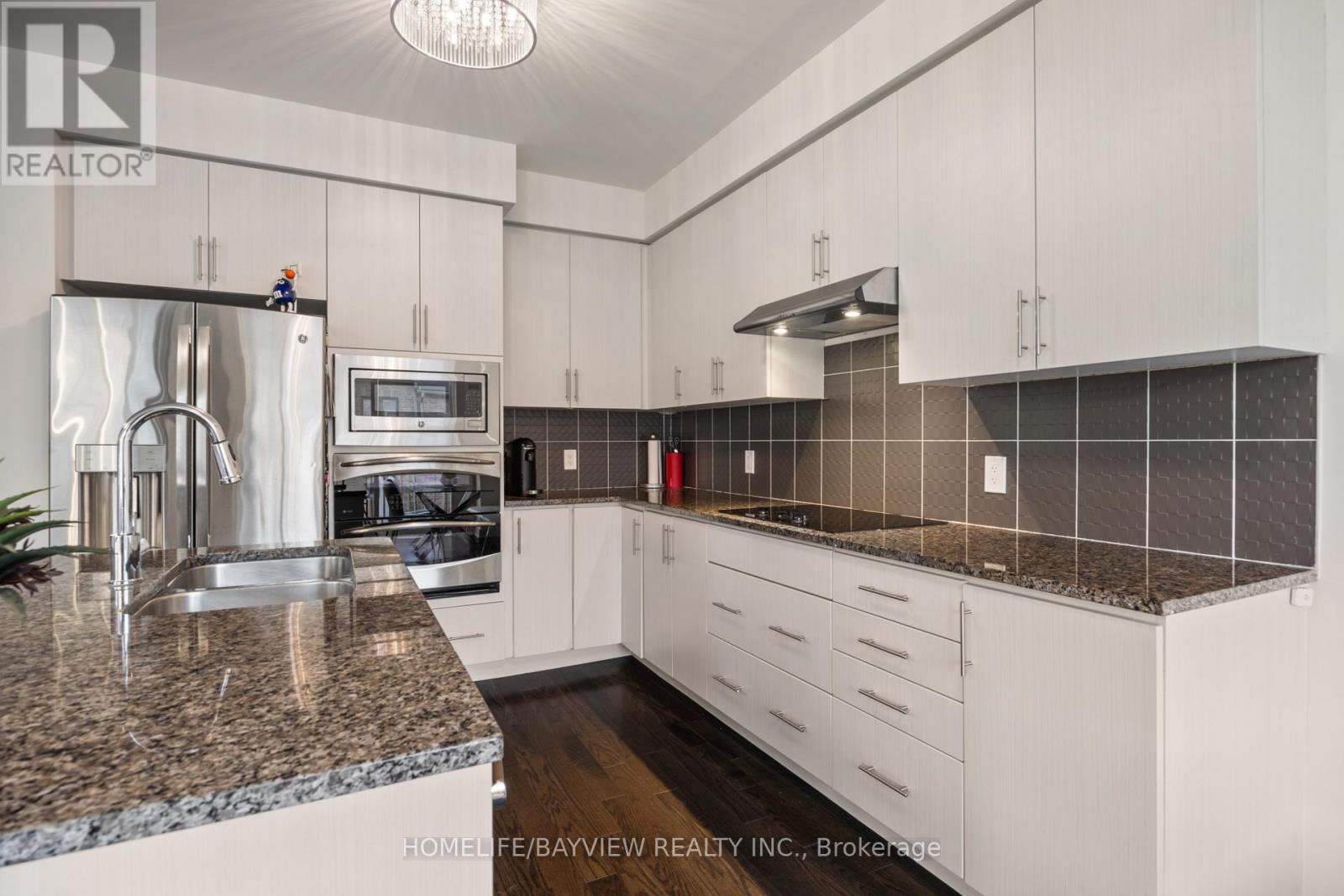 96 Anchusa Drive, Richmond Hill, Ontario  L4E 1C5 - Photo 10 - N12411006