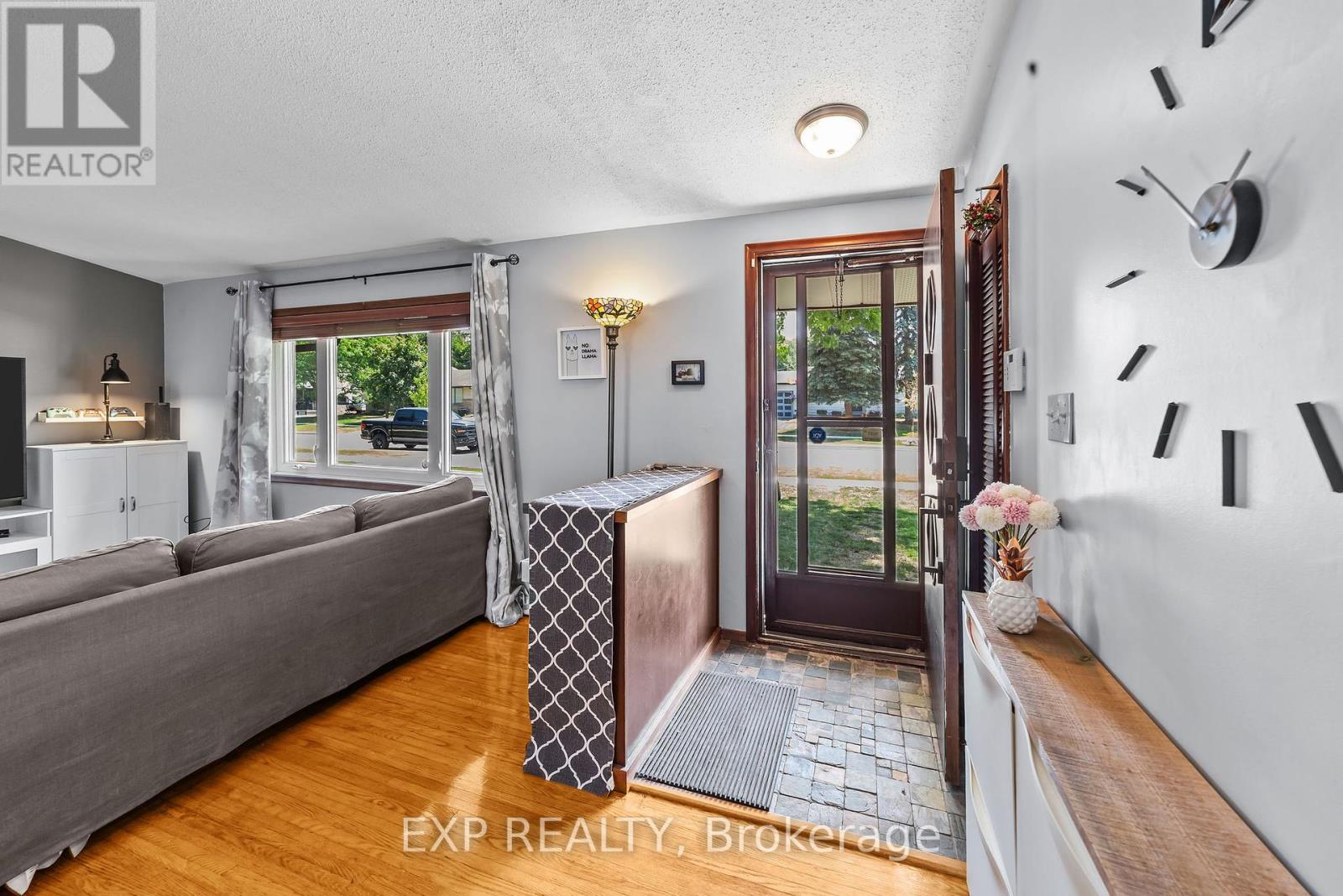 807 Cambridge Street, Woodstock, Ontario  N4S 4V8 - Photo 10 - X12413741