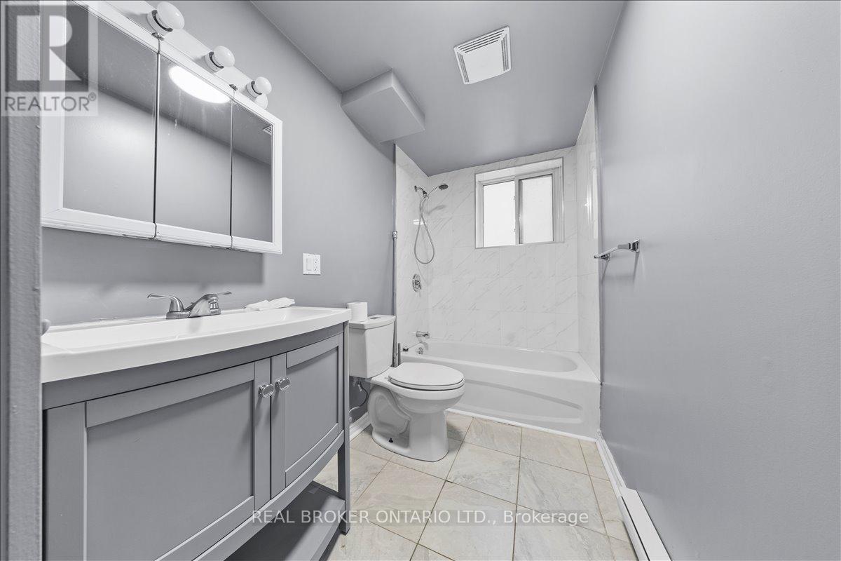 161 Guigues Avenue, Ottawa, Ontario  K1N 5J1 - Photo 9 - X12413679