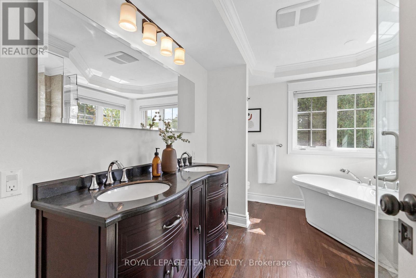 524 Broadview Avenue, Ottawa, Ontario  K2A 2L4 - Photo 18 - X12413693
