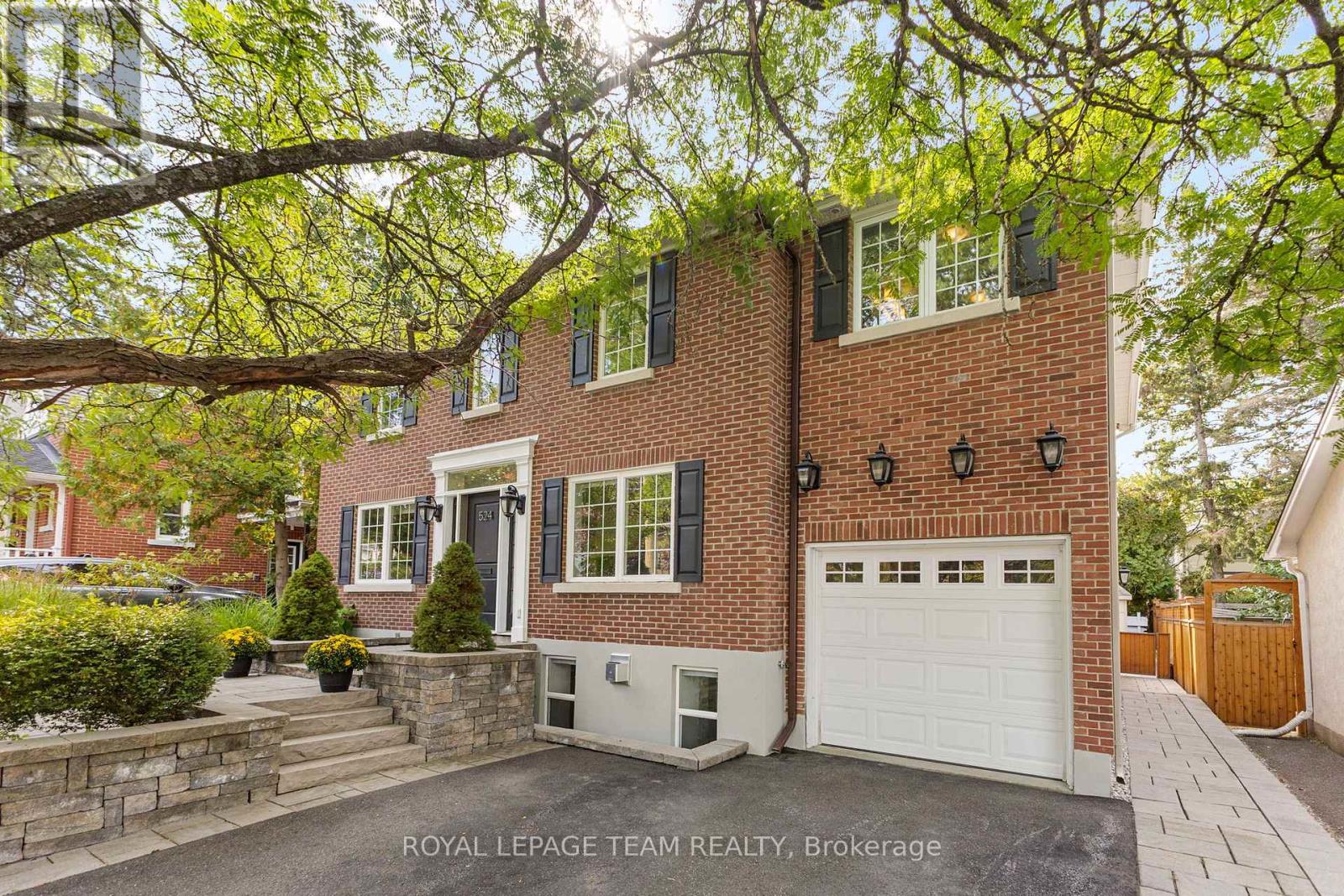 524 Broadview Avenue, Ottawa, Ontario  K2A 2L4 - Photo 2 - X12413693