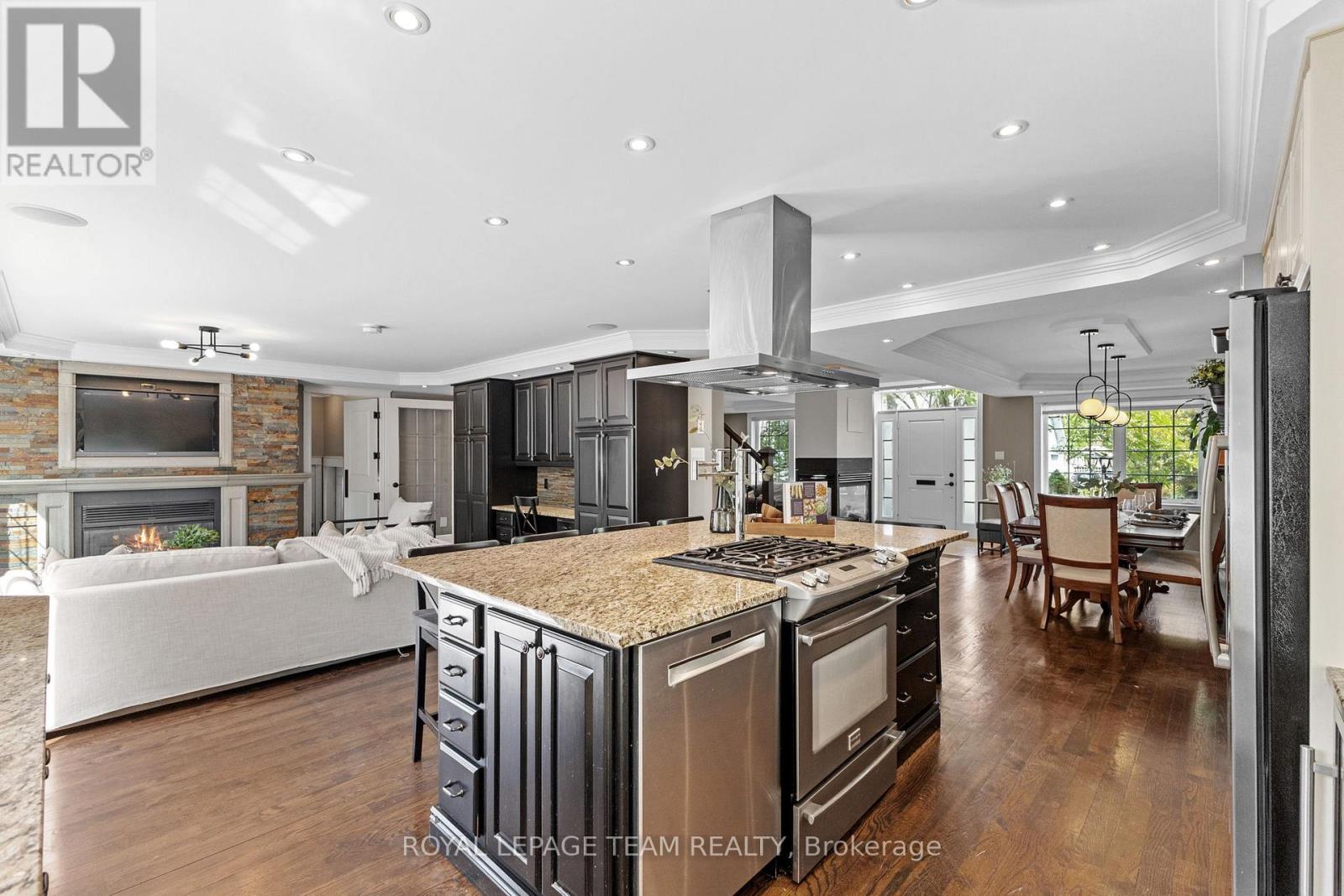 524 Broadview Avenue, Ottawa, Ontario  K2A 2L4 - Photo 8 - X12413693