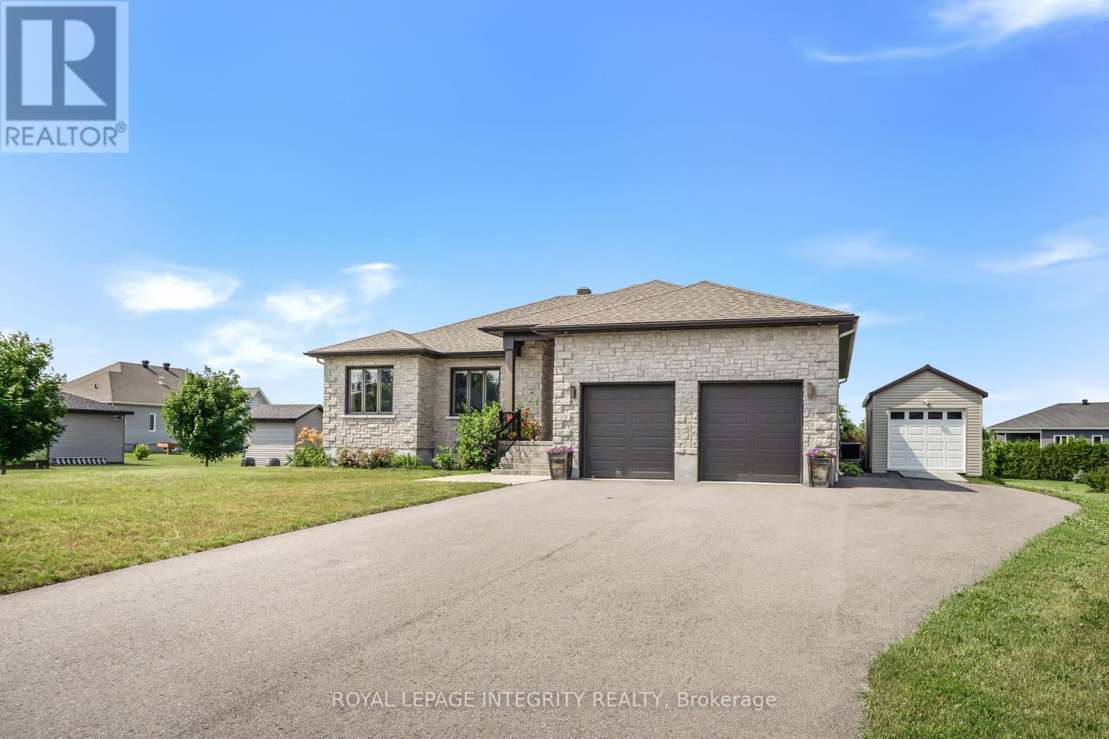 251 Rue Des Violettes Street, Clarence-Rockland, Ontario  K0A 2A0 - Photo 2 - X12413702