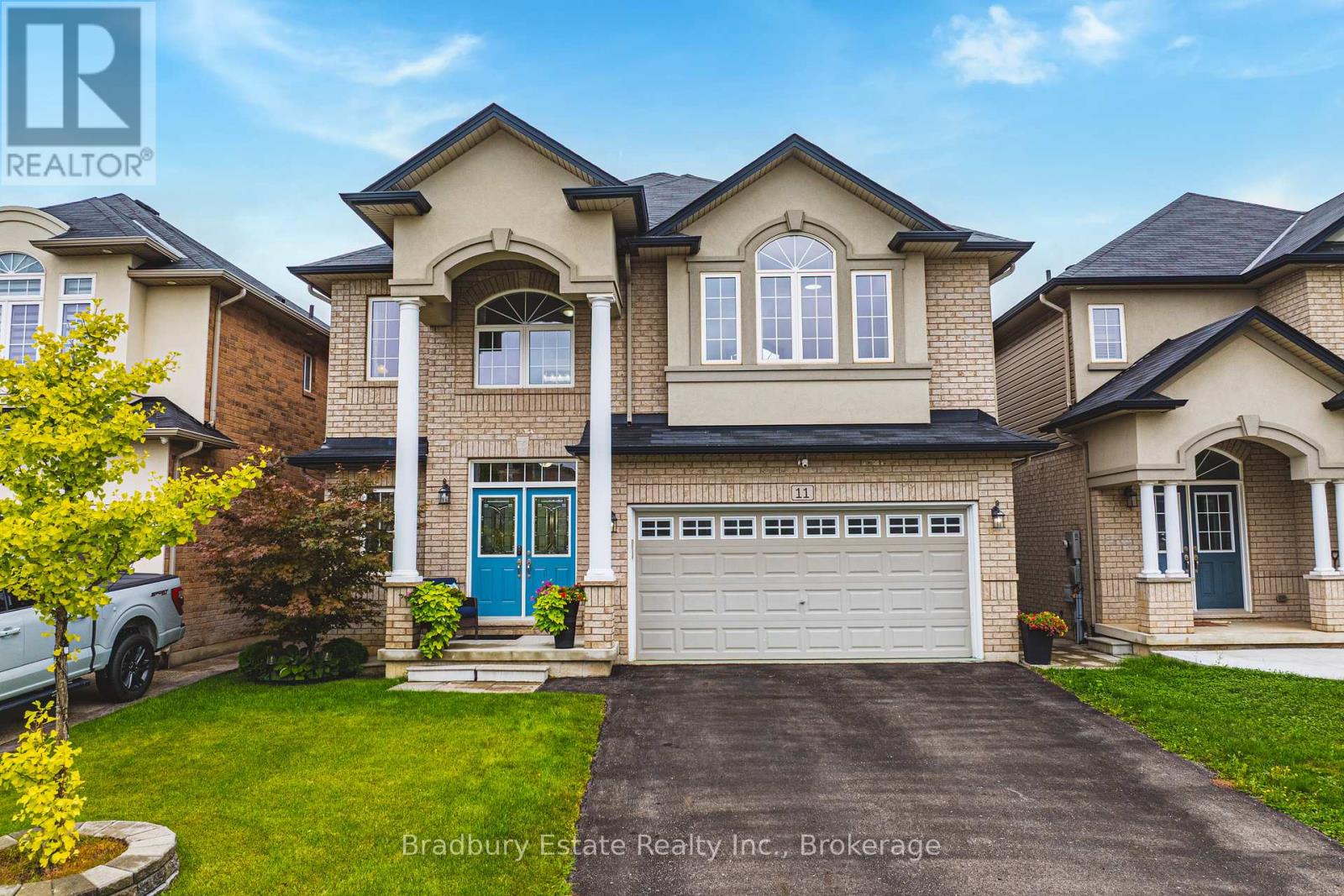 11 Weathering Heights, Hamilton, Ontario  L8J 0E6 - Photo 1 - X12413724
