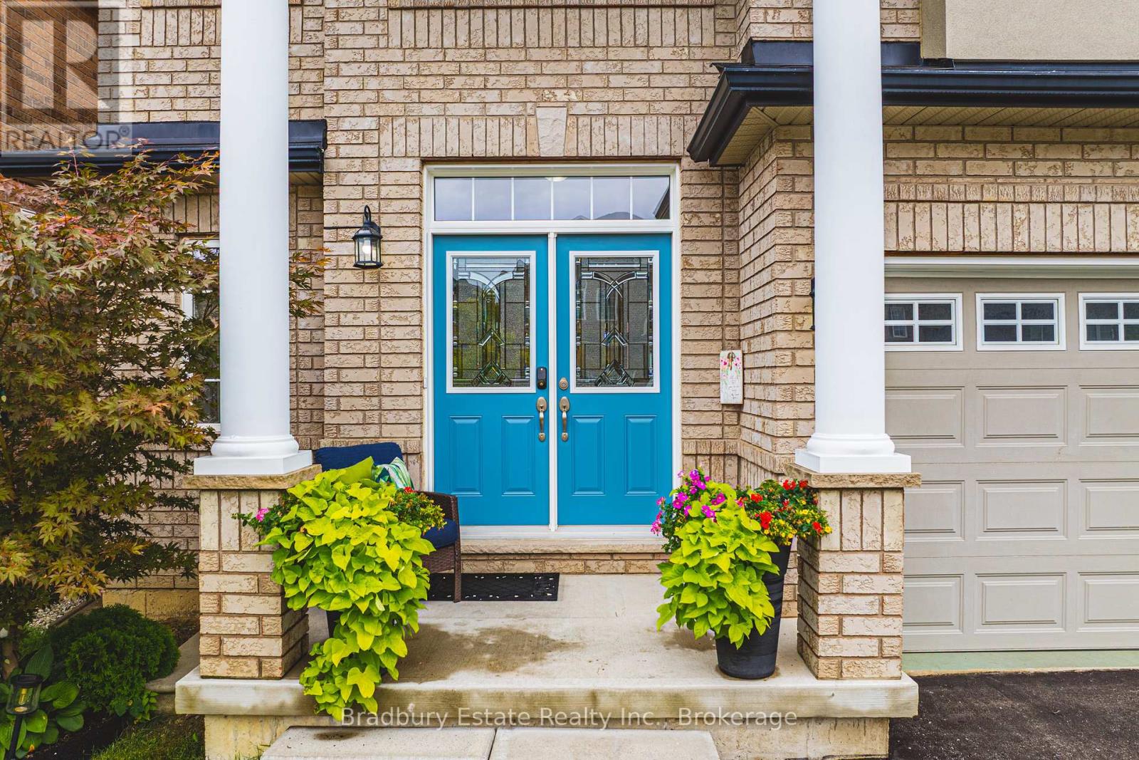 11 Weathering Heights, Hamilton, Ontario  L8J 0E6 - Photo 2 - X12413724