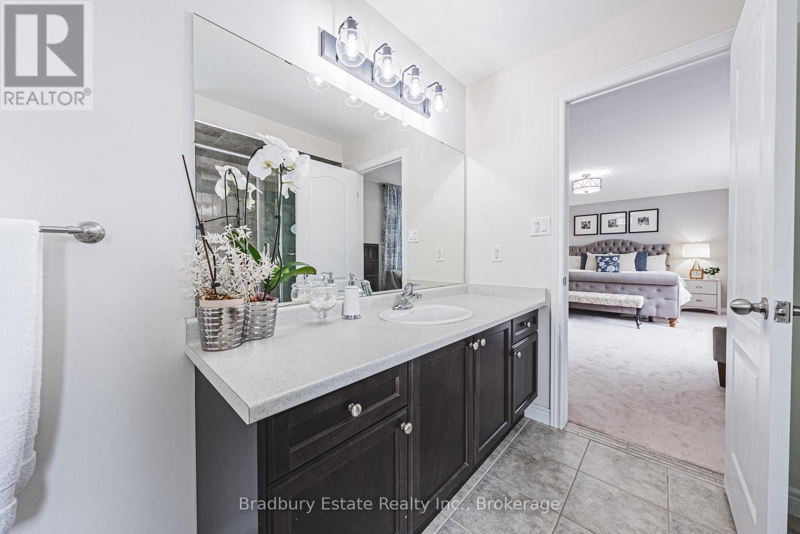 11 Weathering Heights, Hamilton, Ontario  L8J 0E6 - Photo 30 - X12413724