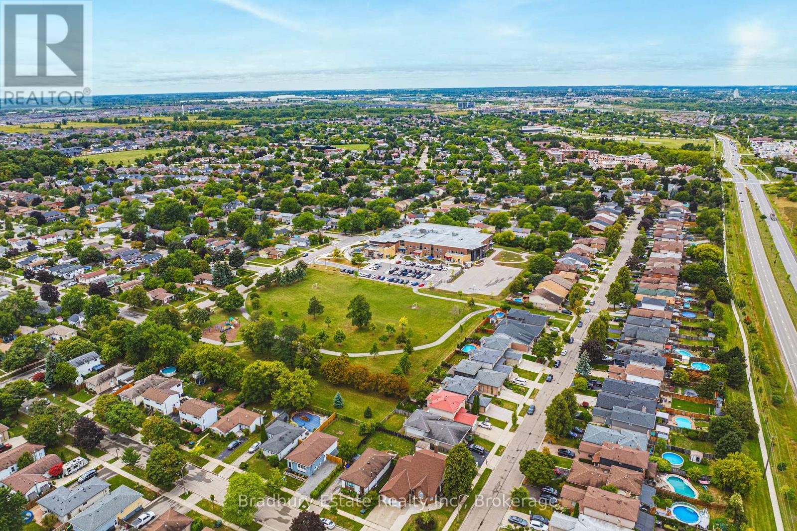 11 Weathering Heights, Hamilton, Ontario  L8J 0E6 - Photo 49 - X12413724
