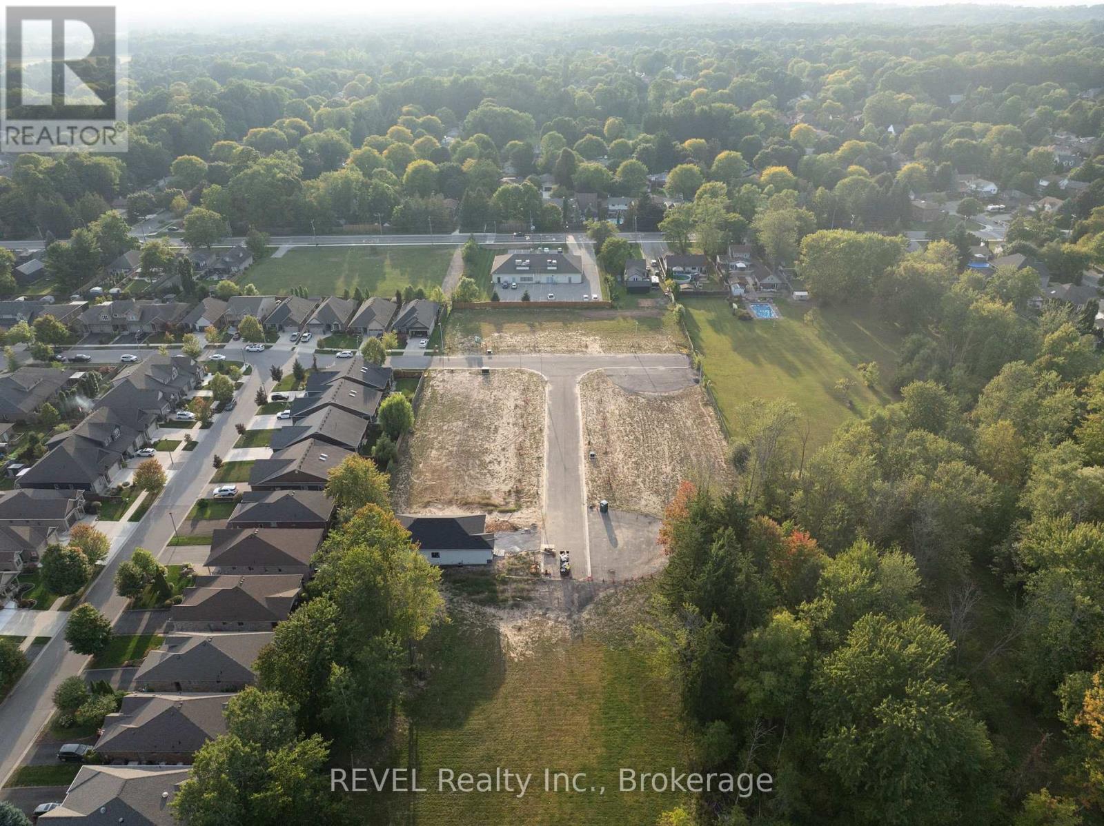 11 Stickles Street, Pelham, Ontario  L3C 3C3 - Photo 6 - X12413672