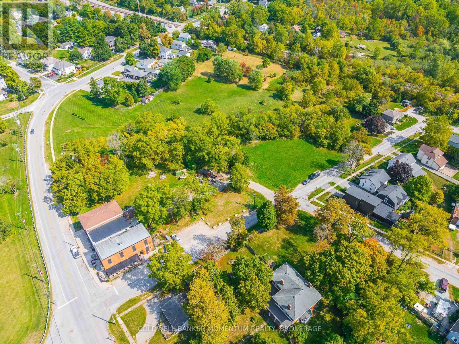 21 Bridge Street, Thorold, Ontario  L0S 1K0 - Photo 6 - X12413748