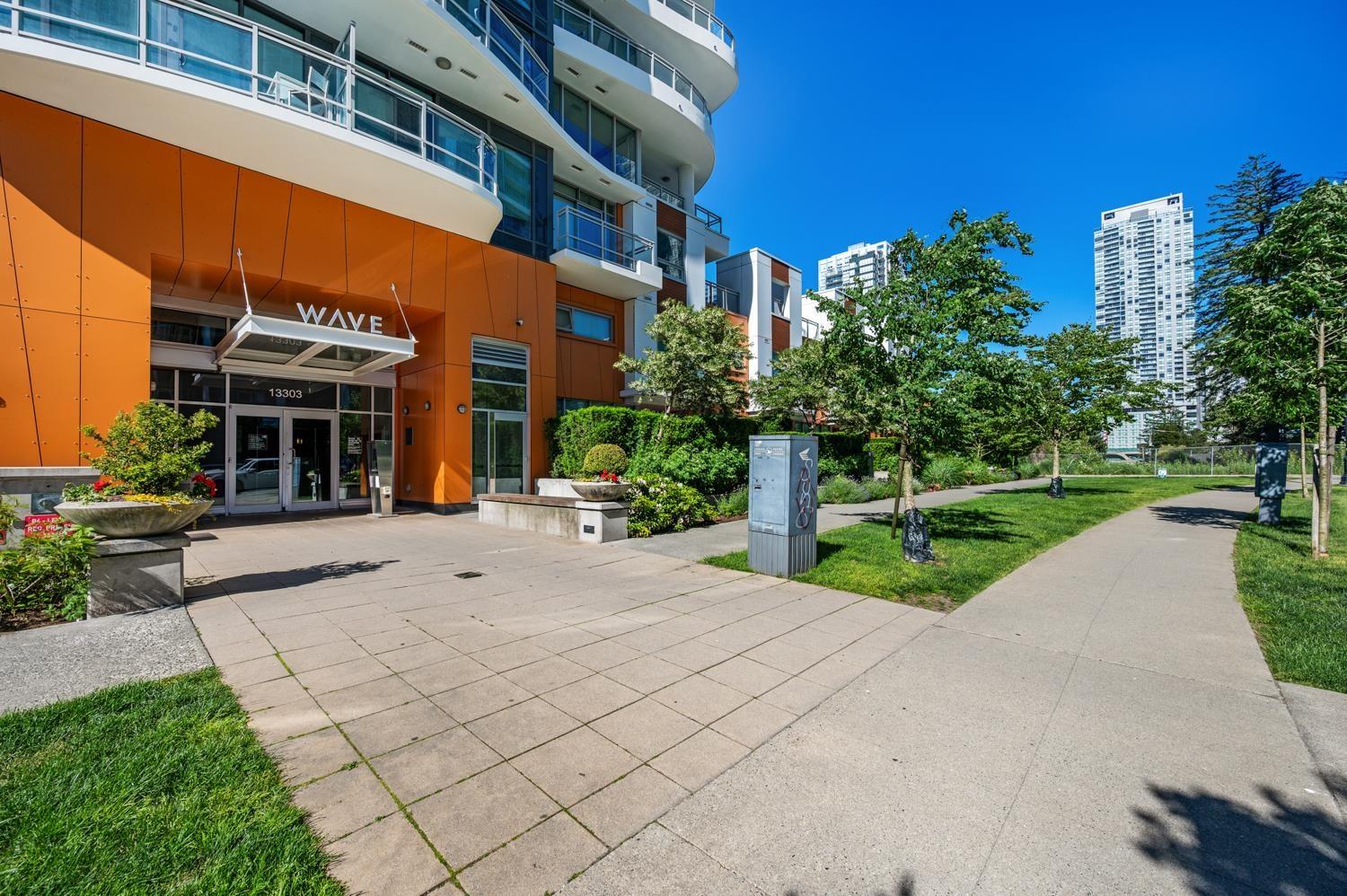 1502 13303 Central Avenue, Surrey, British Columbia  V3T 0K6 - Photo 3 - R3049837