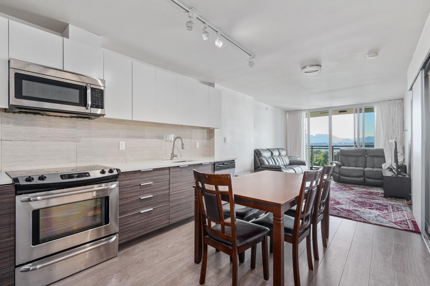 1502 13303 Central Avenue, Surrey, British Columbia  V3T 0K6 - Photo 6 - R3049837