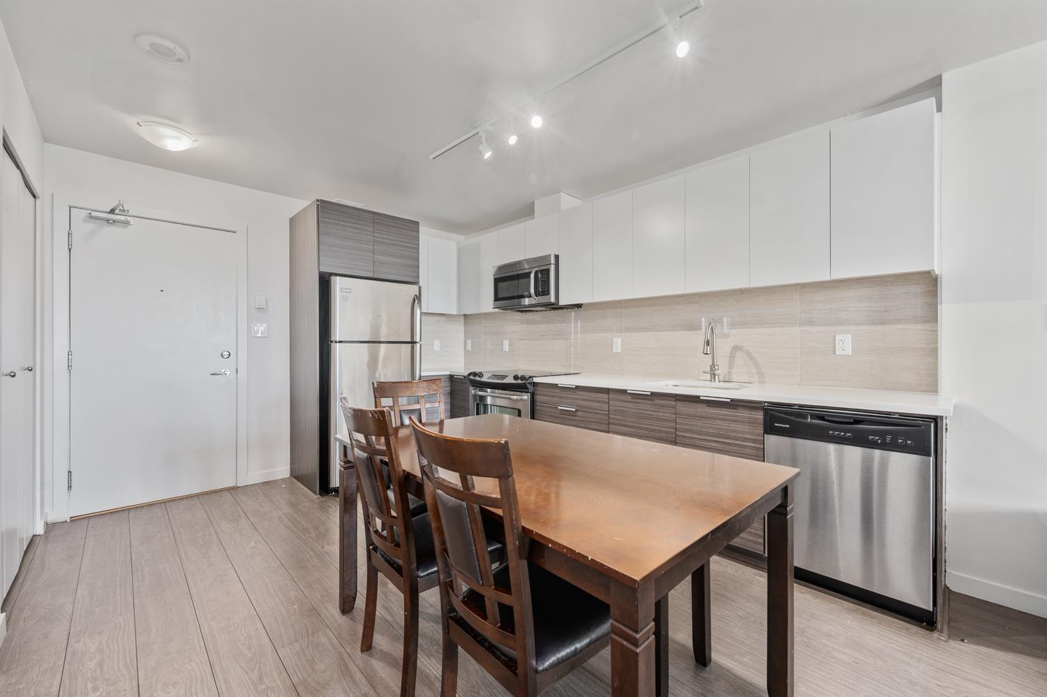 1502 13303 Central Avenue, Surrey, British Columbia  V3T 0K6 - Photo 7 - R3049837