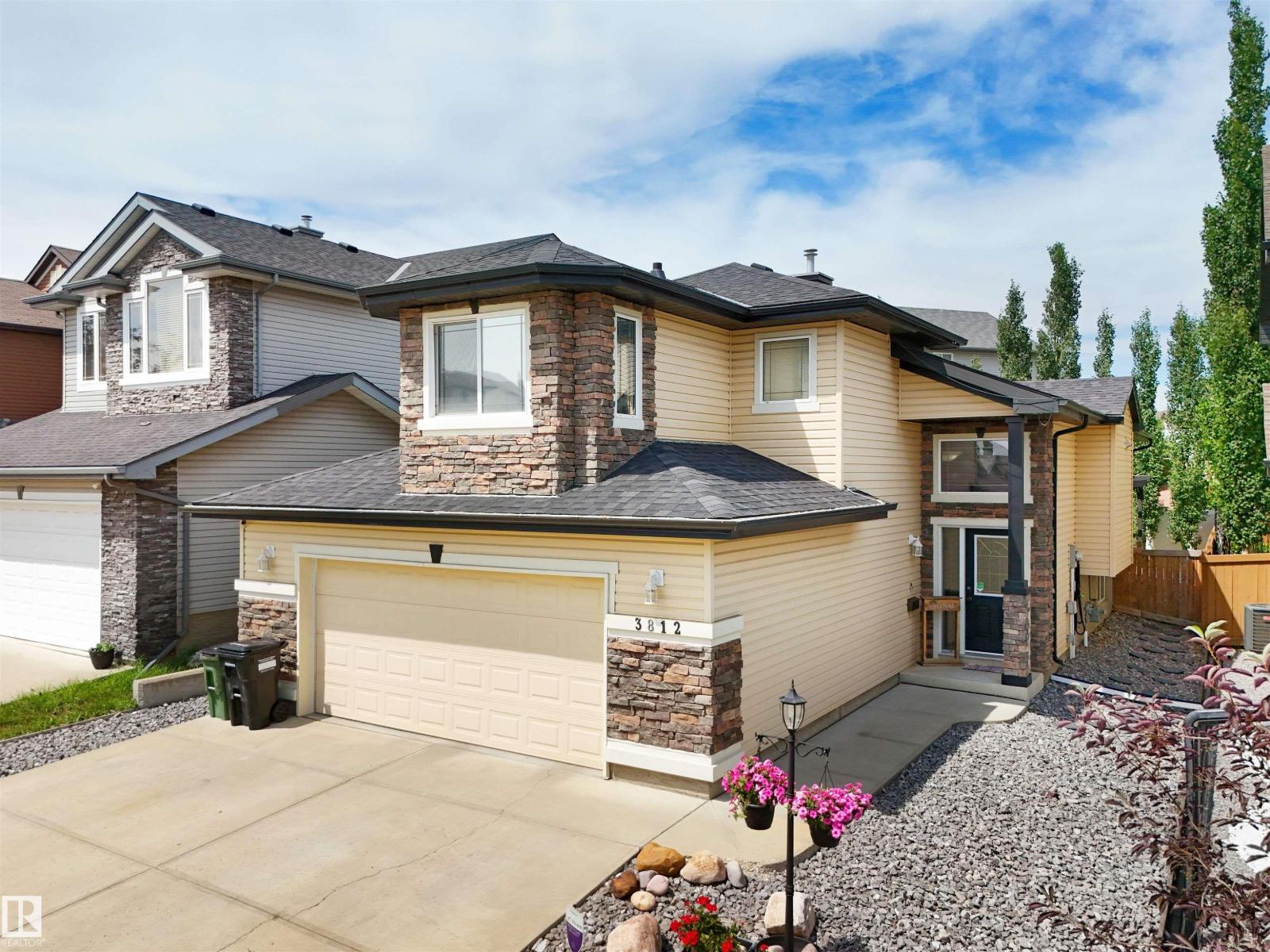 3812 163 Av Nw, Edmonton, Alberta  T5Y 0G6 - Photo 3 - E4458427