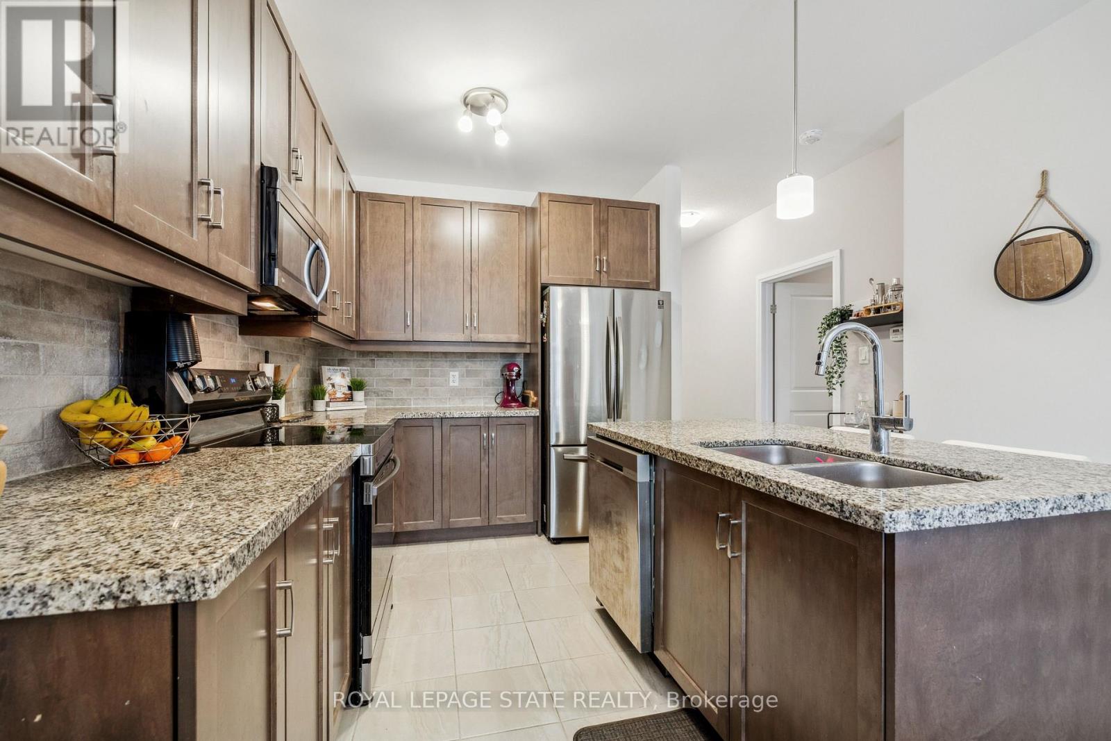 18 South Coast Circle, Fort Erie (Crystal Beach), Ontario  L0S 1B0 - Photo 14 - X12413636