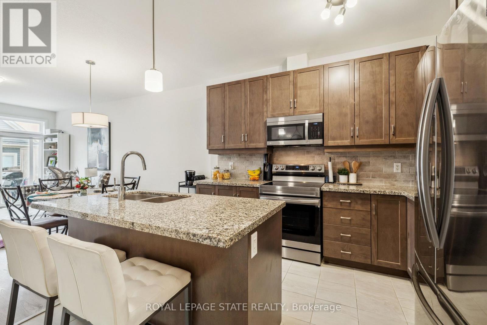 18 South Coast Circle, Fort Erie (Crystal Beach), Ontario  L0S 1B0 - Photo 17 - X12413636