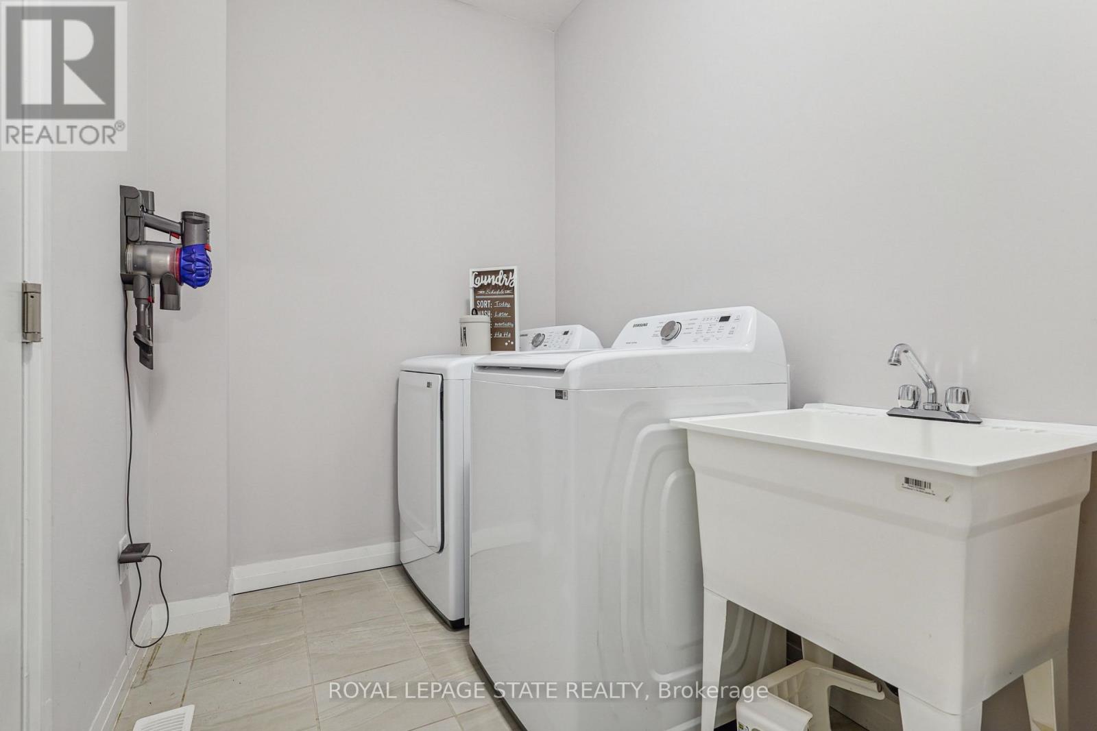18 South Coast Circle, Fort Erie (Crystal Beach), Ontario  L0S 1B0 - Photo 23 - X12413636