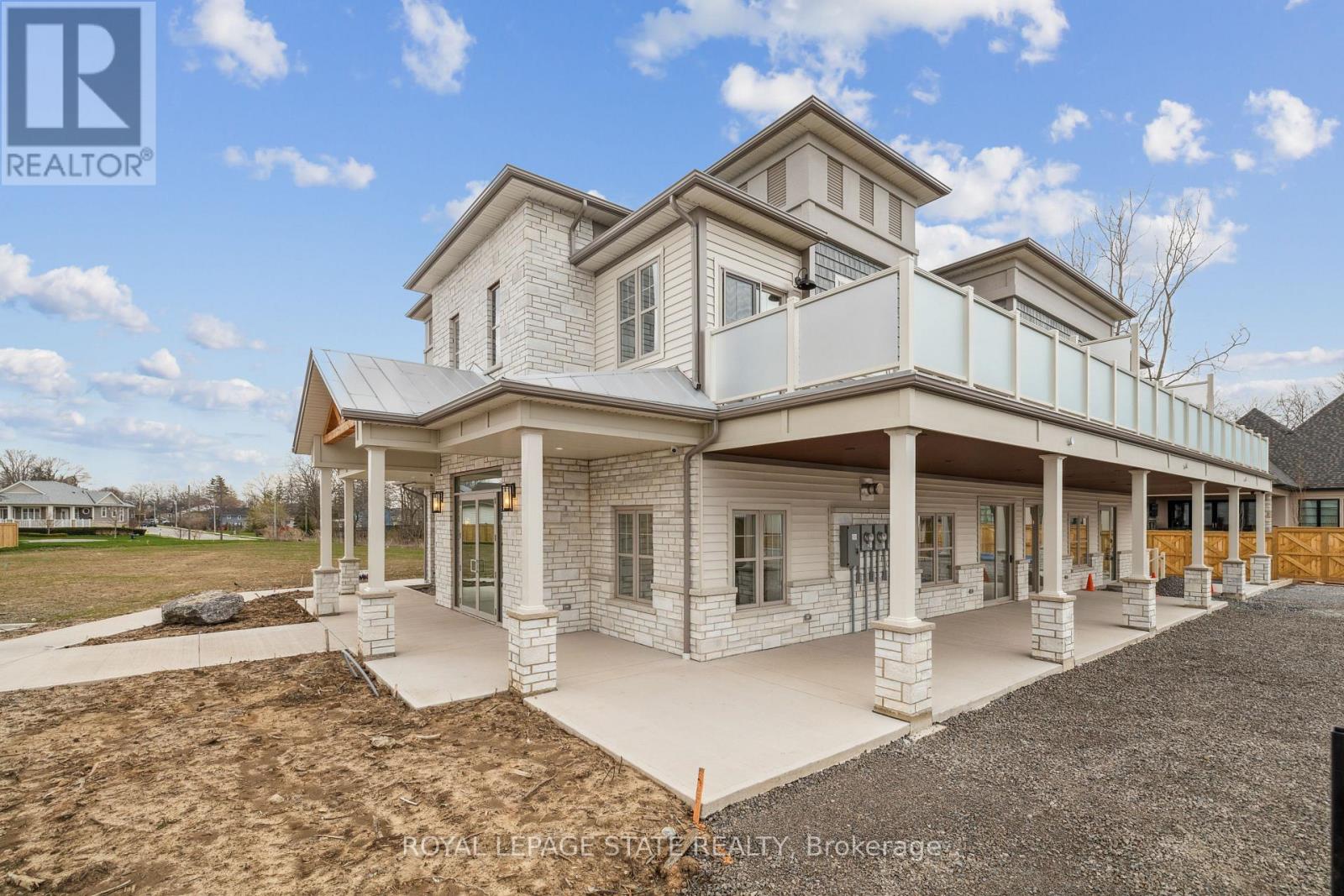 18 South Coast Circle, Fort Erie (Crystal Beach), Ontario  L0S 1B0 - Photo 31 - X12413636
