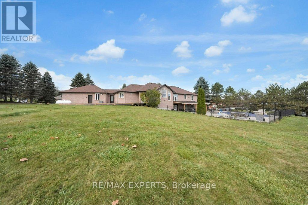 105 Kilkenny Trail, Bradford West Gwillimbury, Ontario  L3Z 3C5 - Photo 44 - N12386402