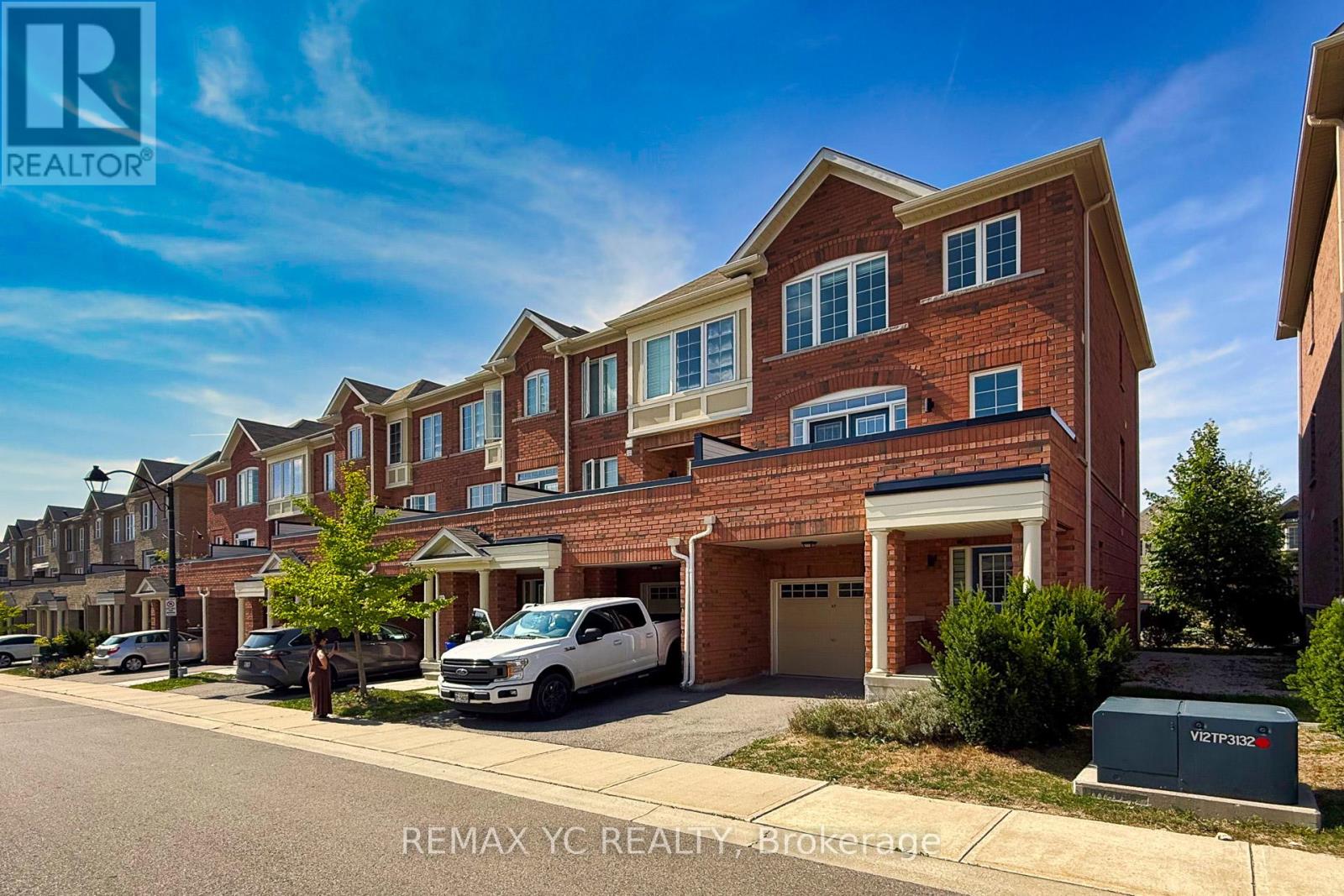 37 Torah Gate, Vaughan (Patterson), Ontario  L6A 4Y4 - Photo 1 - N12412810
