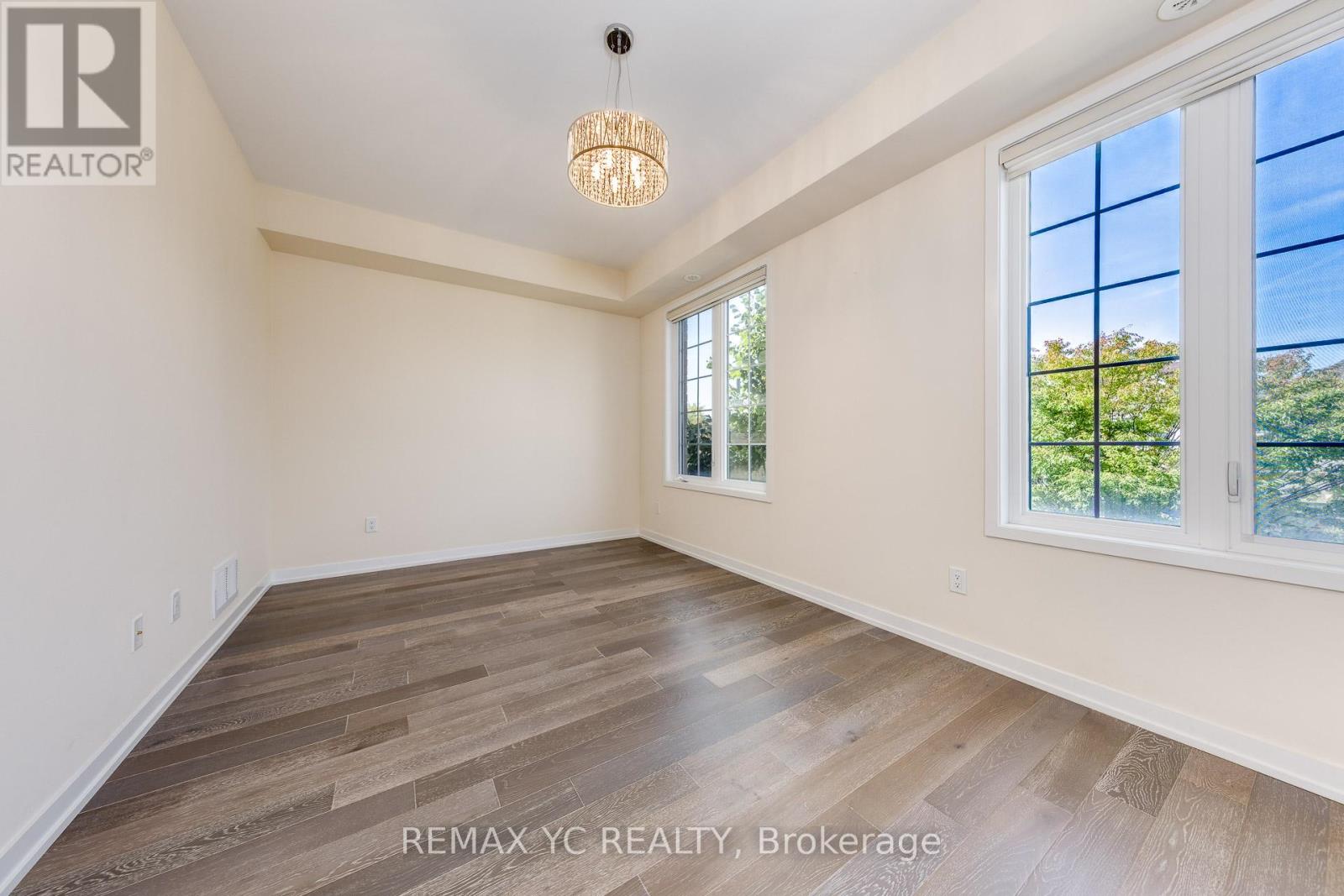 37 Torah Gate, Vaughan (Patterson), Ontario  L6A 4Y4 - Photo 13 - N12412810