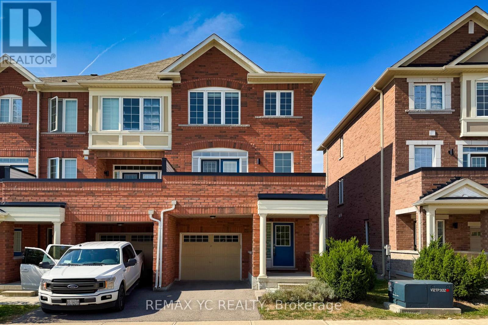 37 Torah Gate, Vaughan (Patterson), Ontario  L6A 4Y4 - Photo 2 - N12412810
